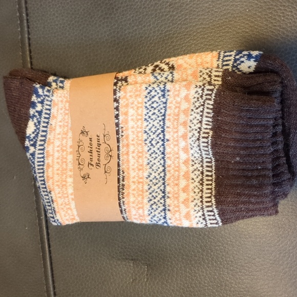 Women's Nordic Patterned Socks -3 Pair Green, Brown, Blue - Picture 3 of 5